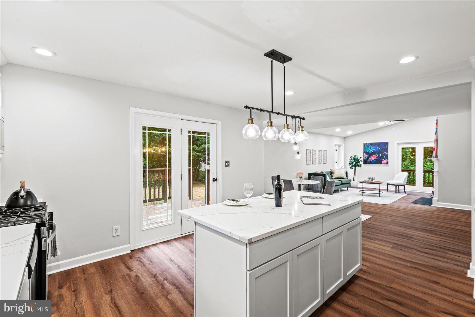 LAKE LAND OR - Residential