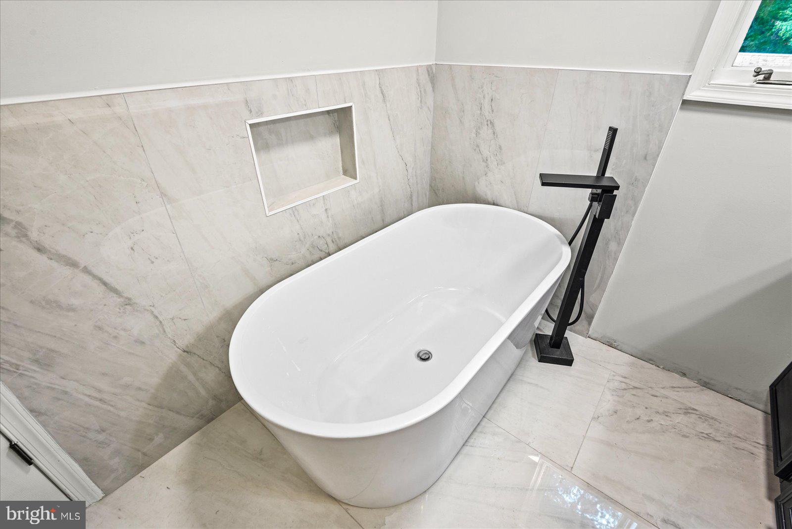 LAKE LAND OR - Residential