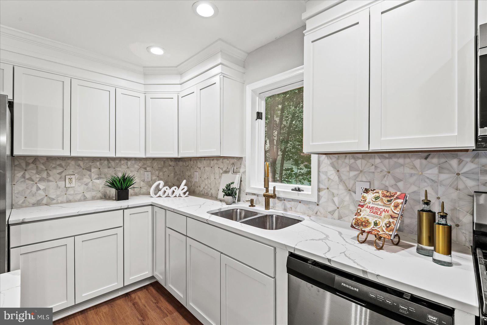 LAKE LAND OR - Residential