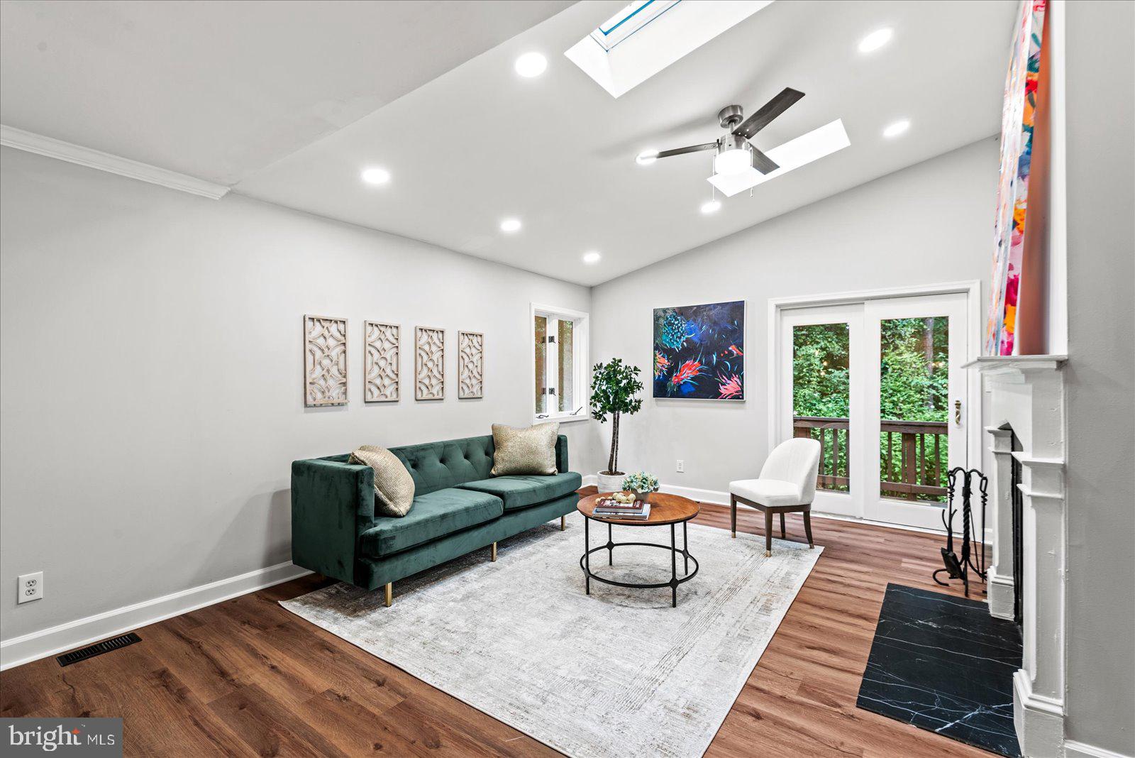 LAKE LAND OR - Residential