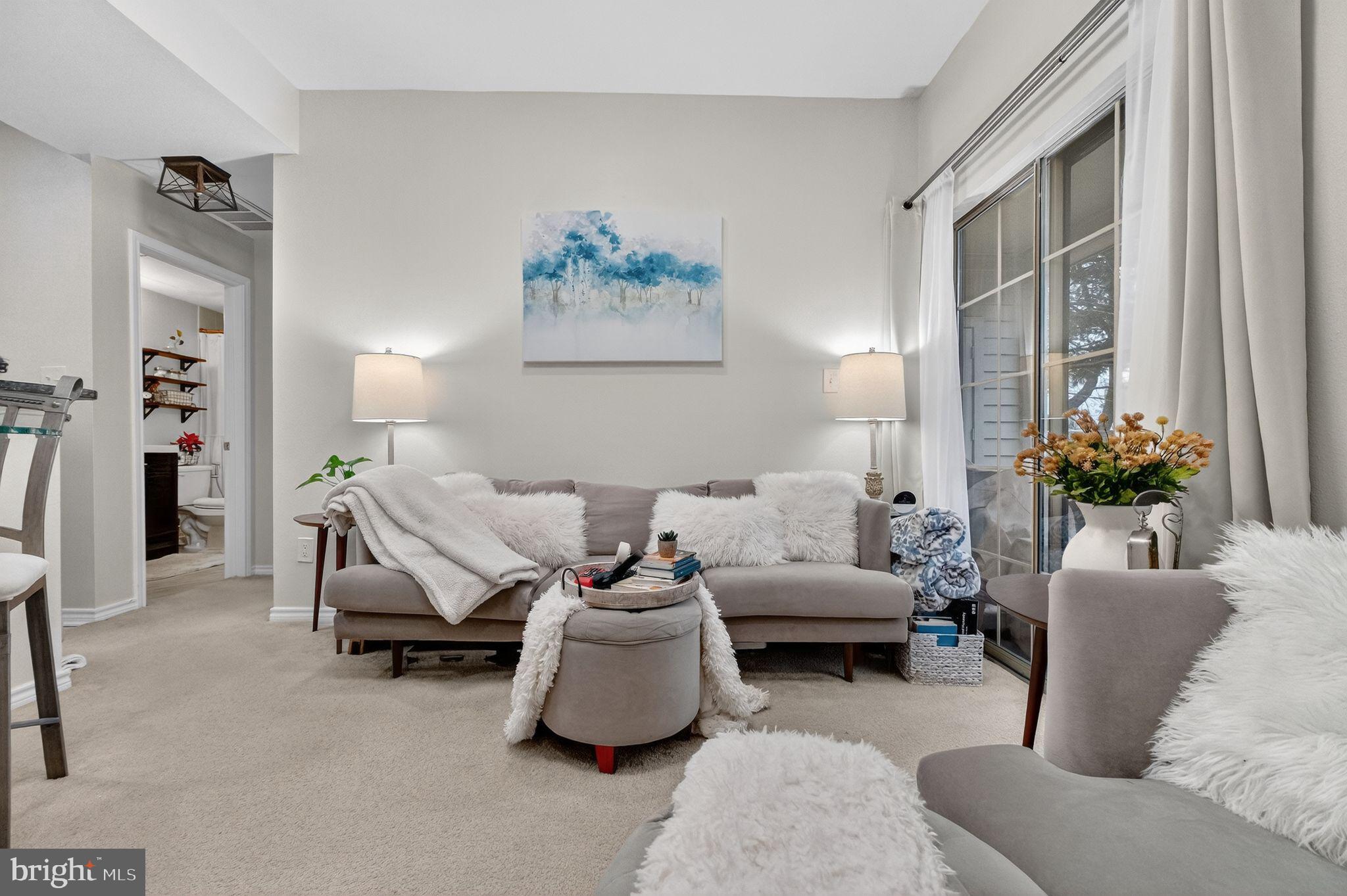 PENDERBROOK SQUARE CONDOMINIUMS - Residential