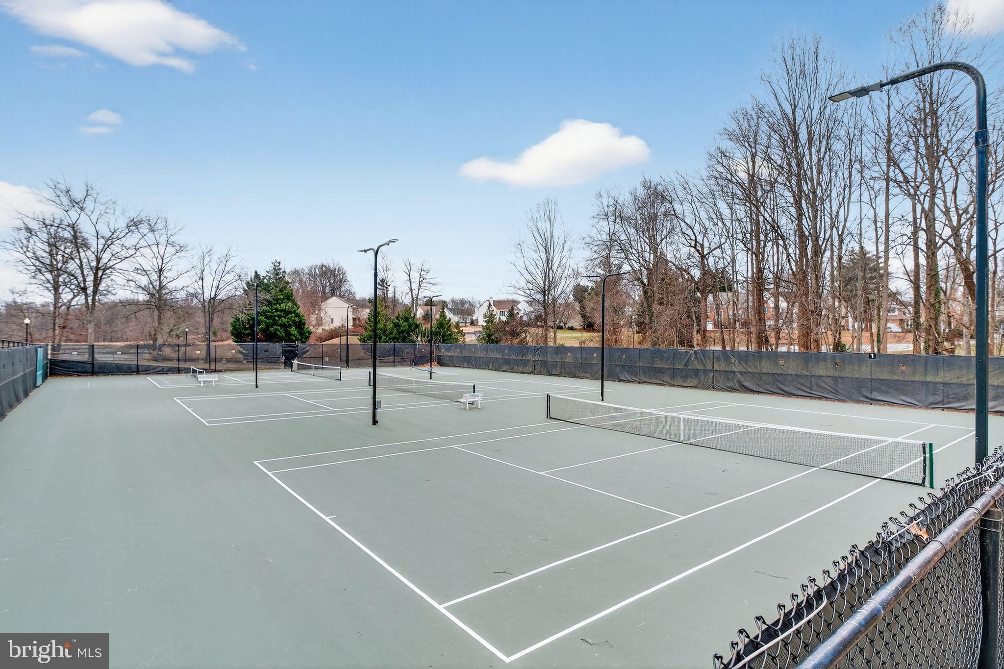 PENDERBROOK SQUARE CONDOMINIUMS - Residential