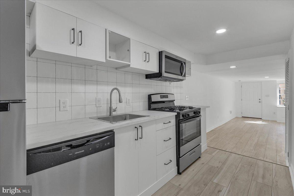 This house qualifies for up to $20,000 in homebuyer assistance through the FHLB 2025 programs! ????? Use it for down payment & closing costs
First-time buyers & essential workers qualify
Limited funds – First come, first served!
Motivated Seller!!! Welcome to this beautiful quaint home in Upper Fells point! Fully remodeled with stainless steel appliances. New HVAC, Condenser unit, new kitchen and appliances, receding lighting, hardwood floor and remodeled bathroom. Easy access to major transportation routes, two blocks to Patterson Park, 3 blocks to the waterfront and within walking distance to Safeway, the Can Company and a variety of restaurants, bars, and local establishments in Fells Point and Canton. The home is served by public water, sewer and natural gas.