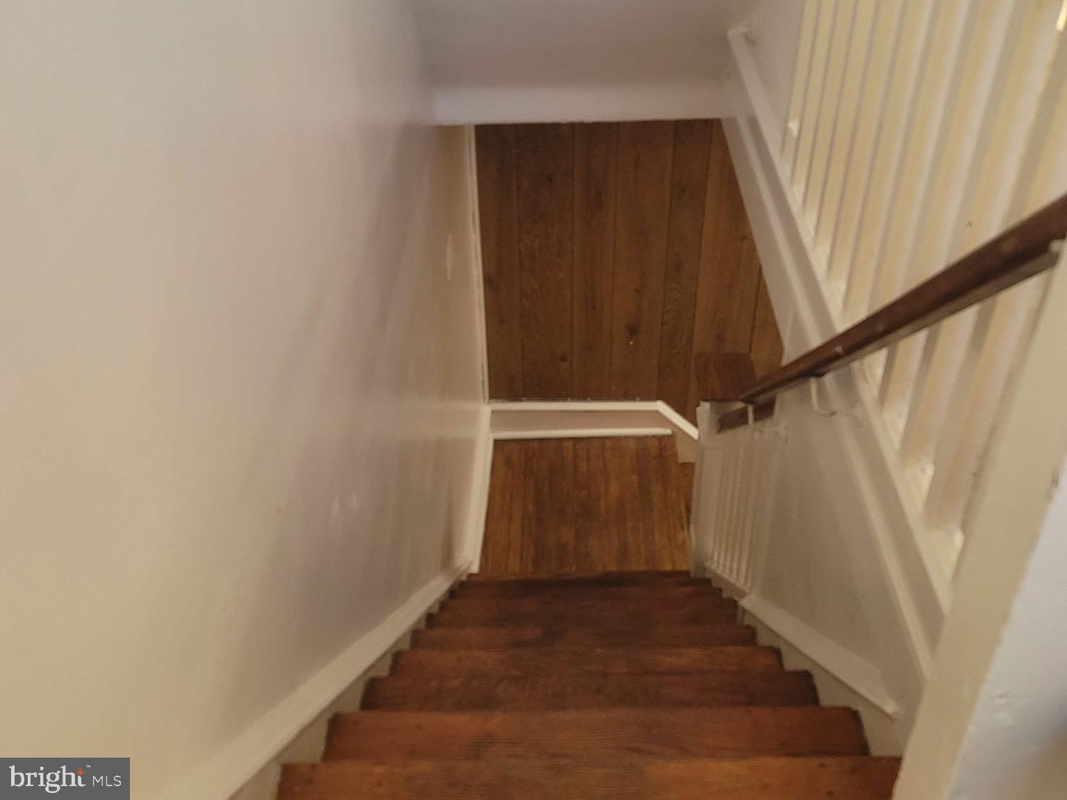 LAWNDALE - Residential Lease