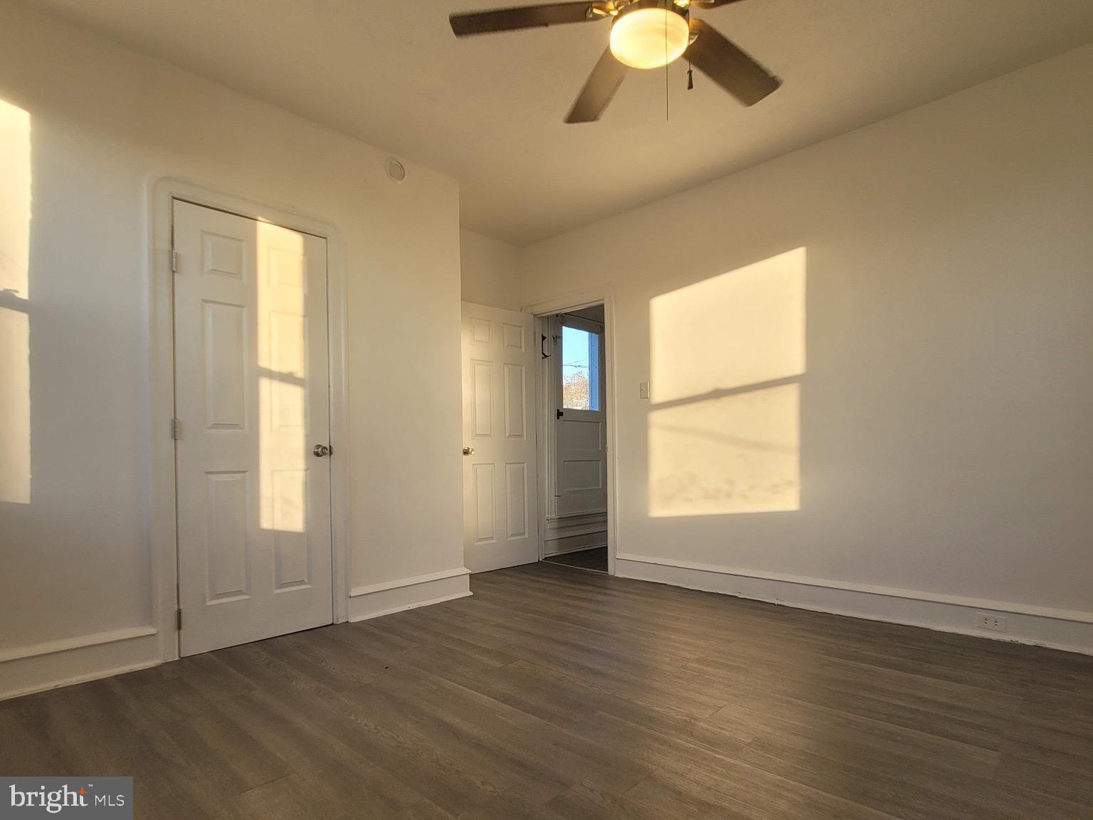 LAWNDALE - Residential Lease