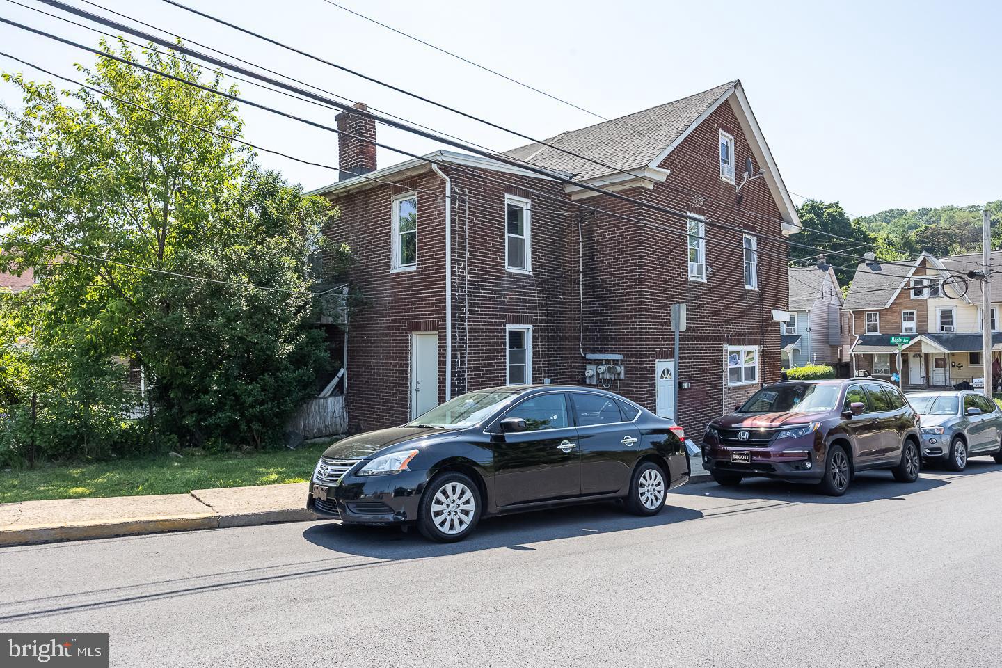 401 MAPLE AVENUE