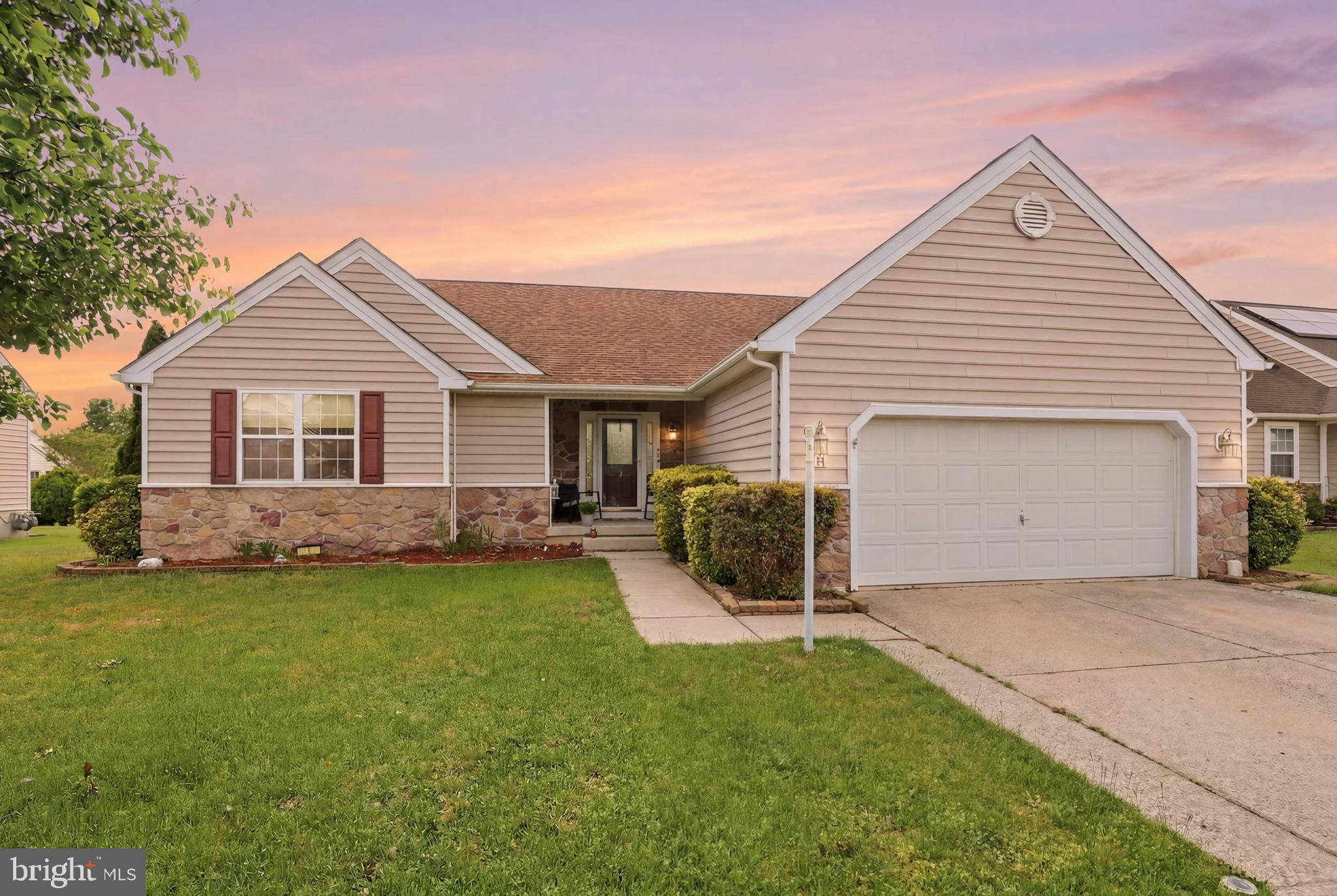 112 STARLAND WAY