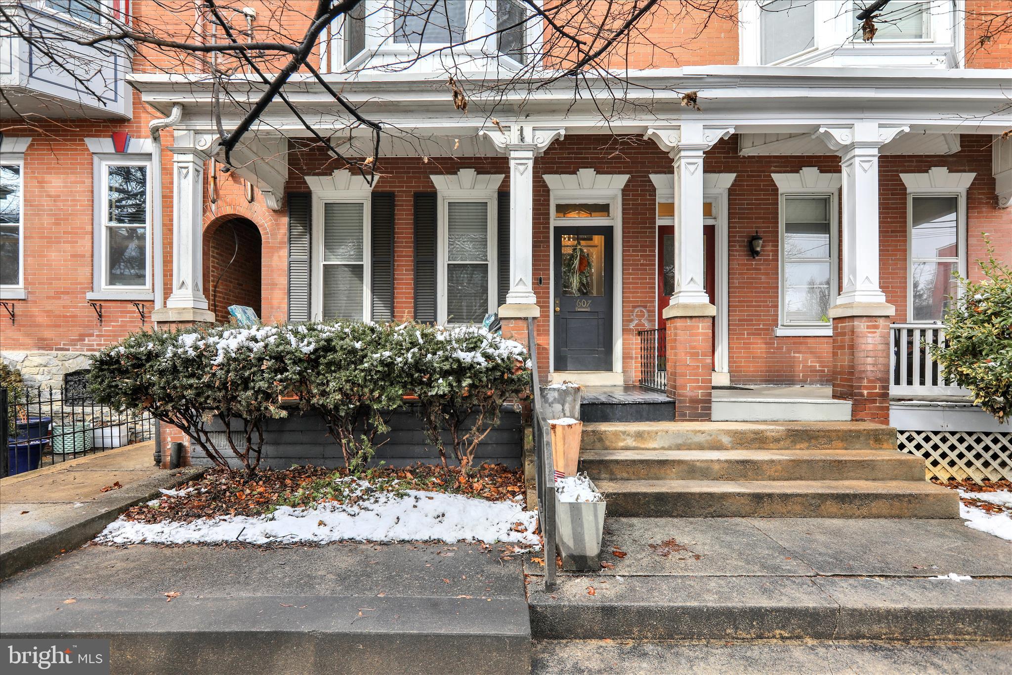 CHESTNUT HILL - Residential