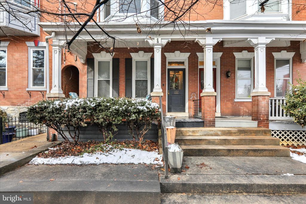 Photo of 607 W Chestnut Street, LANCASTER, PA 17603 (MLS # PALA2083640)