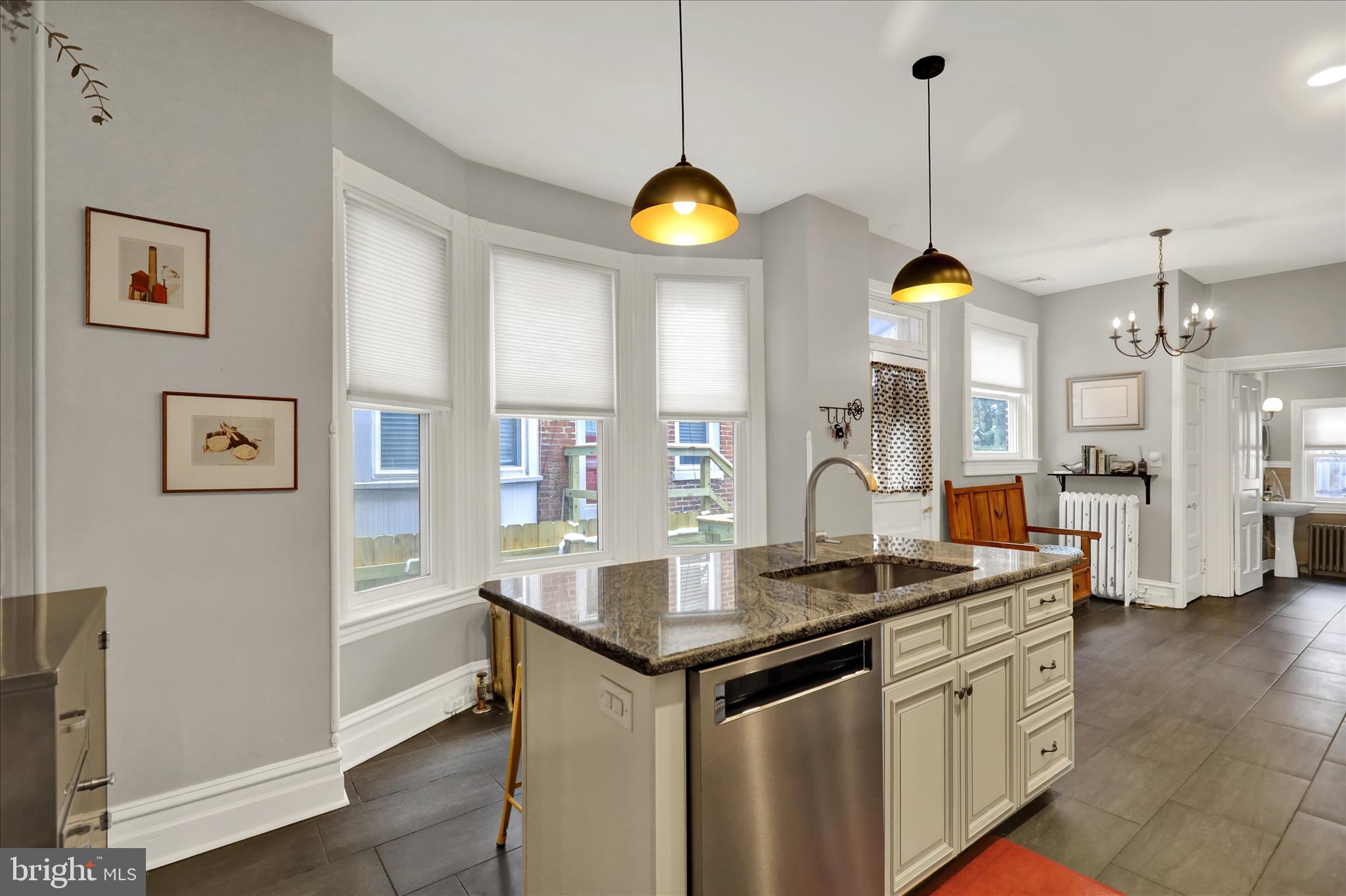 CHESTNUT HILL - Residential