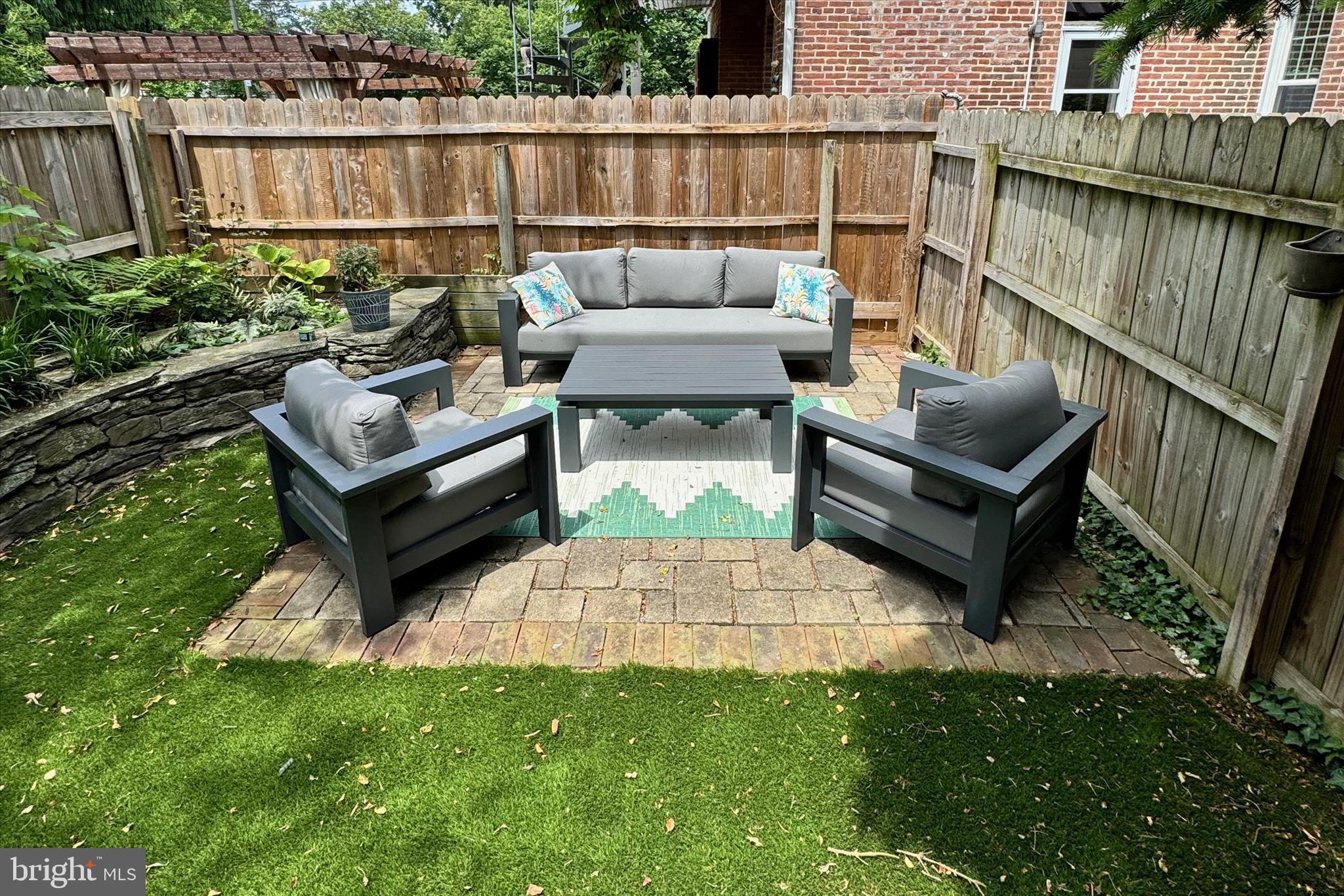 CHESTNUT HILL - Residential