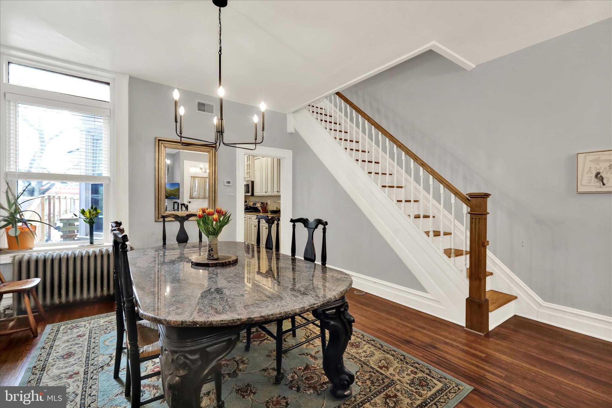 CHESTNUT HILL - Residential