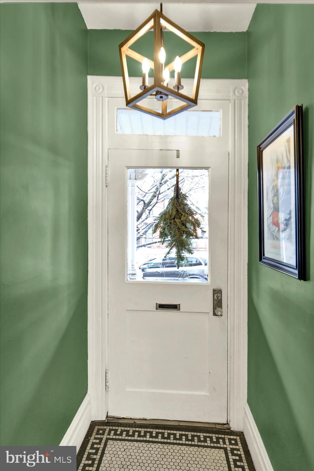 607 W CHESTNUT STREET