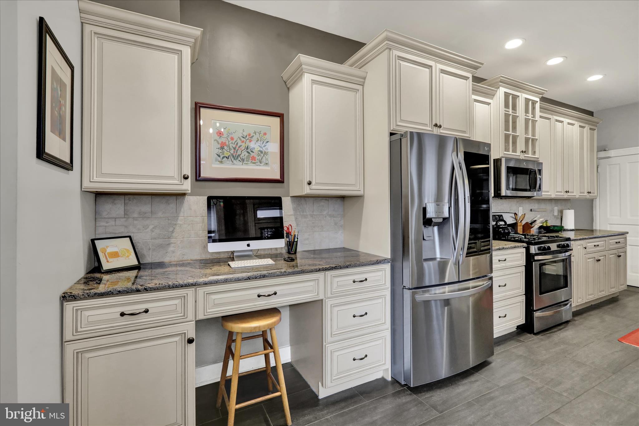 CHESTNUT HILL - Residential