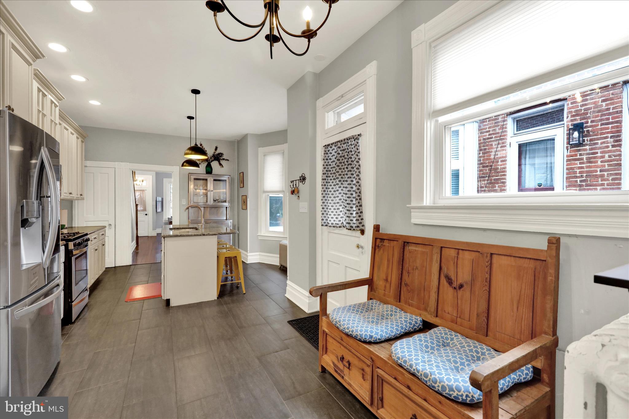 CHESTNUT HILL - Residential