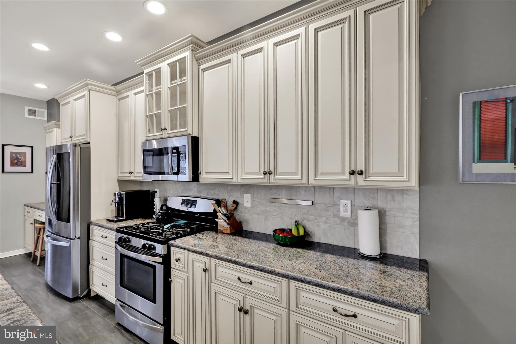 CHESTNUT HILL - Residential