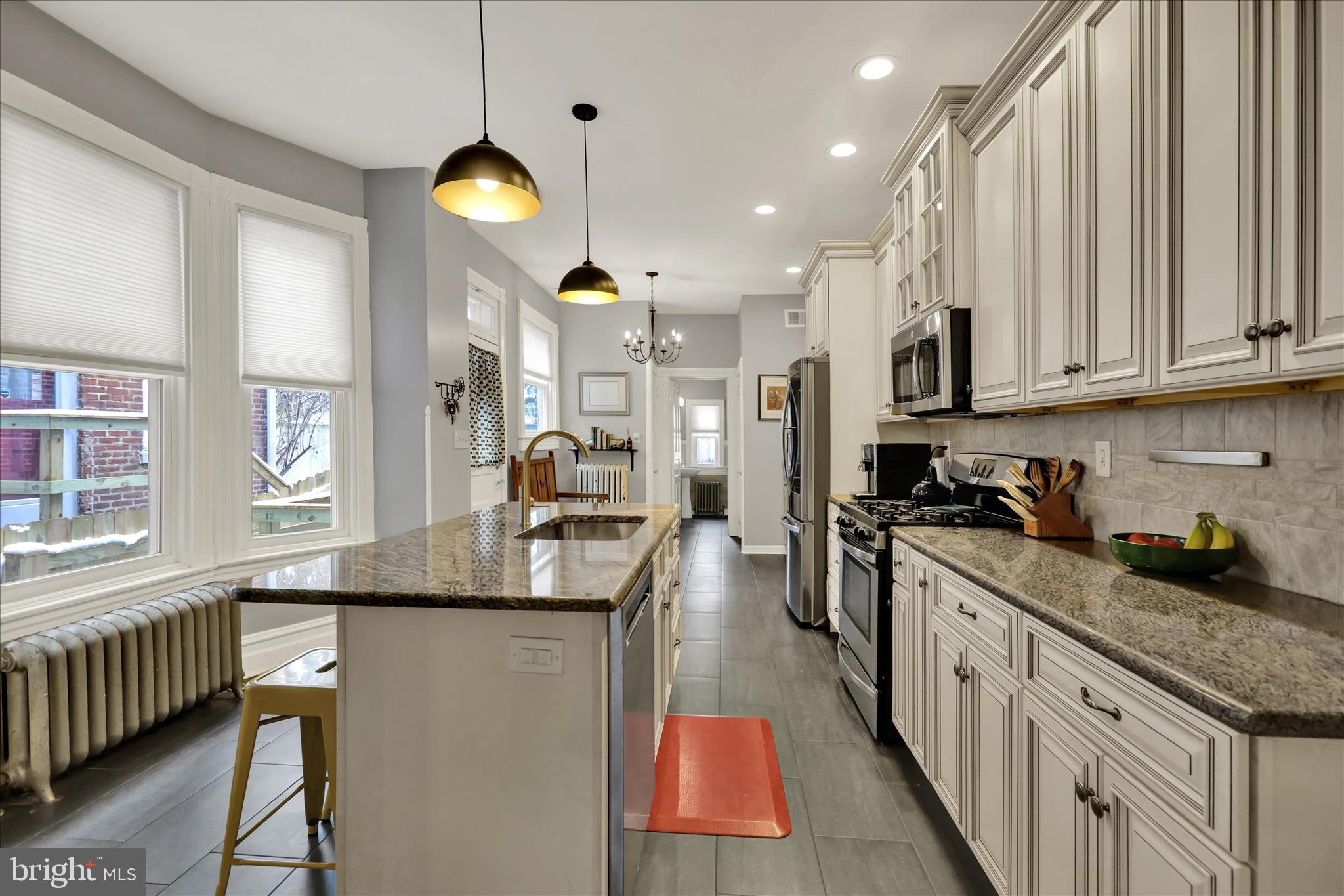 CHESTNUT HILL - Residential