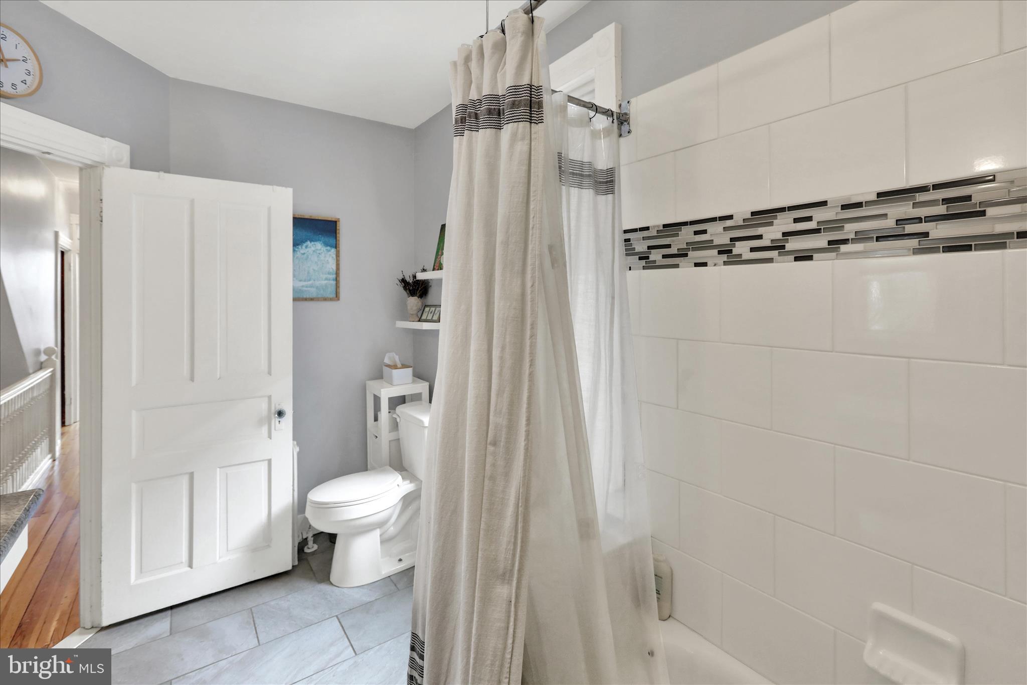 CHESTNUT HILL - Residential