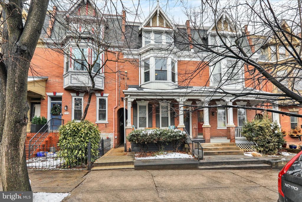 Photo of 607 W Chestnut Street, LANCASTER, PA 17603 (MLS # PALA2083640)