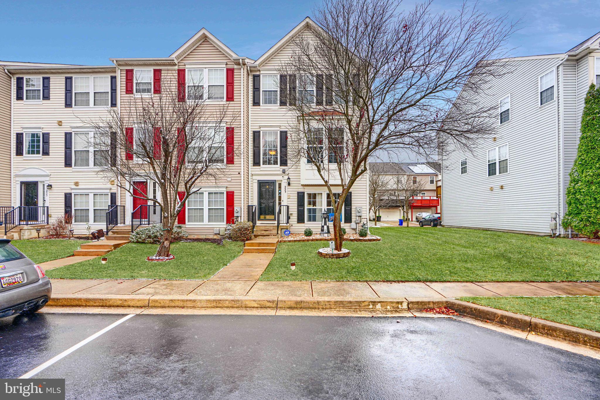 EAGLES LANDING AT WATERS EDGE - Residential