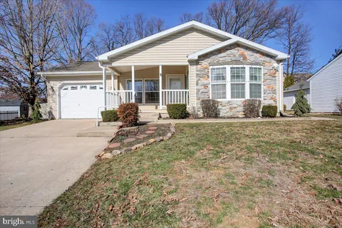 4 Lantern Ln, Shippensburg, PA 17257 - #: PACB2039852