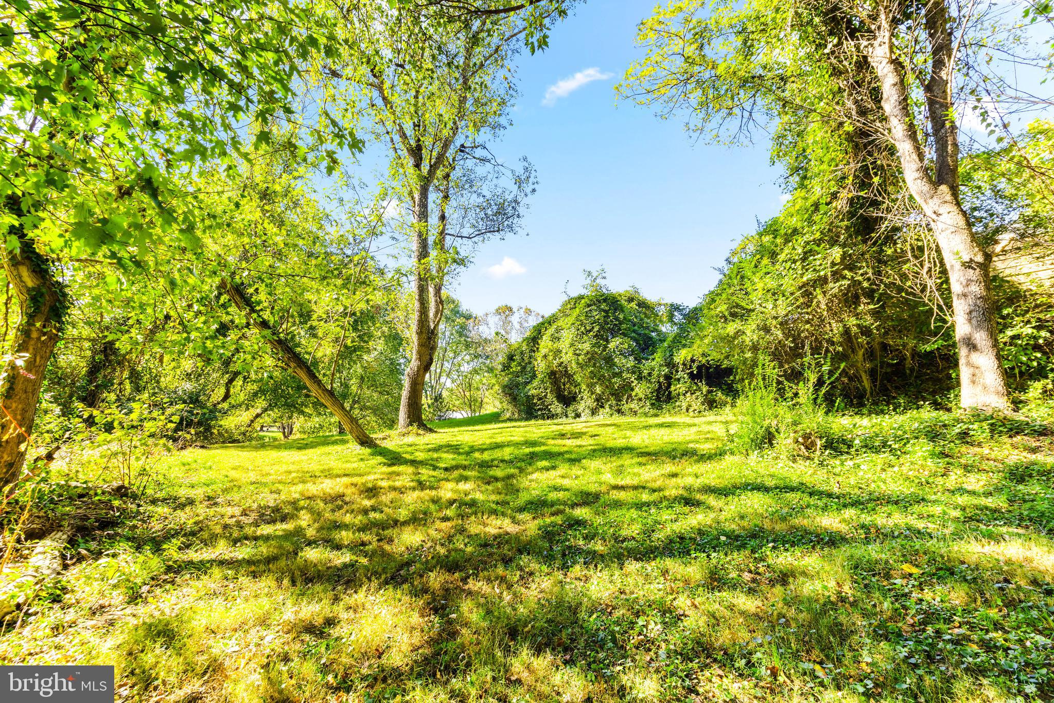 ROLLING HILLS - Residential