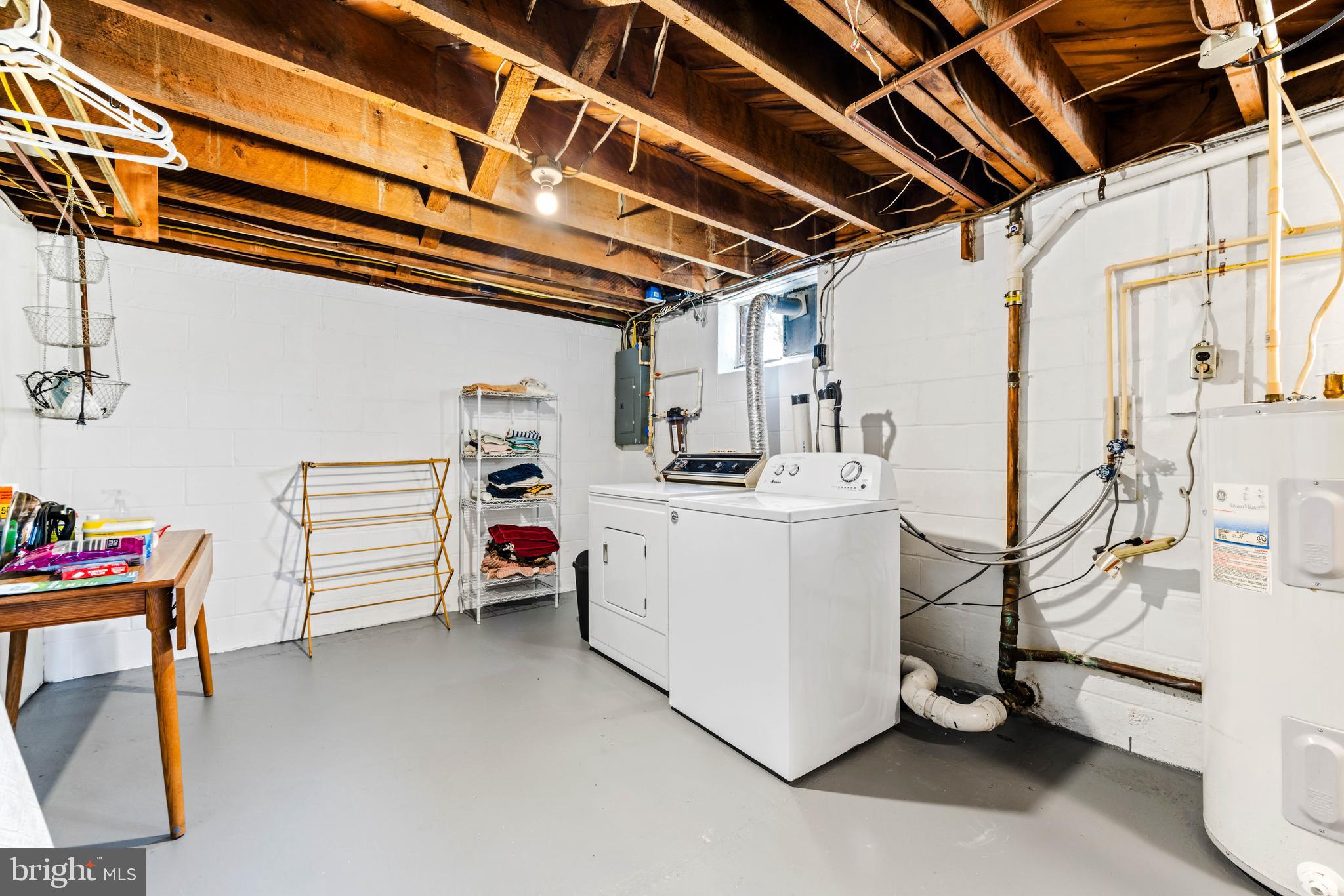 ROLLING HILLS - Residential