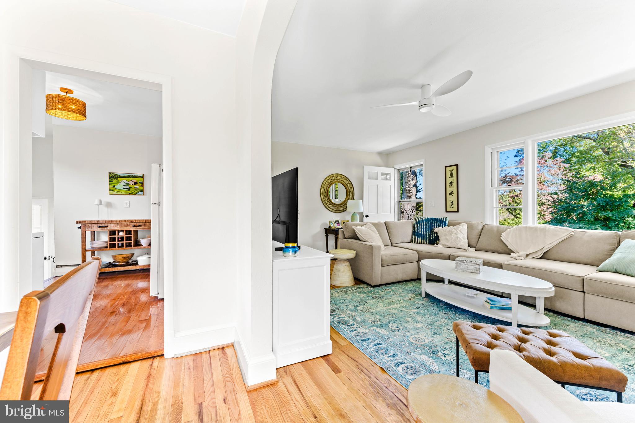 ROLLING HILLS - Residential