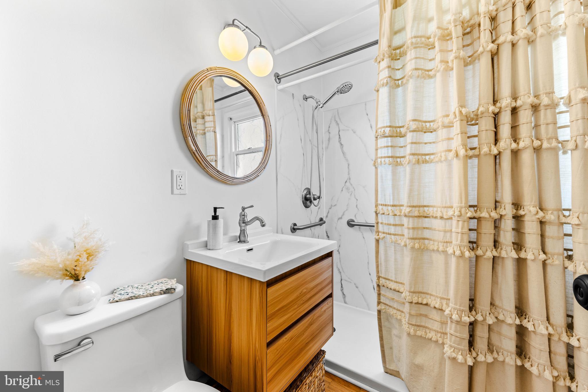 ROLLING HILLS - Residential