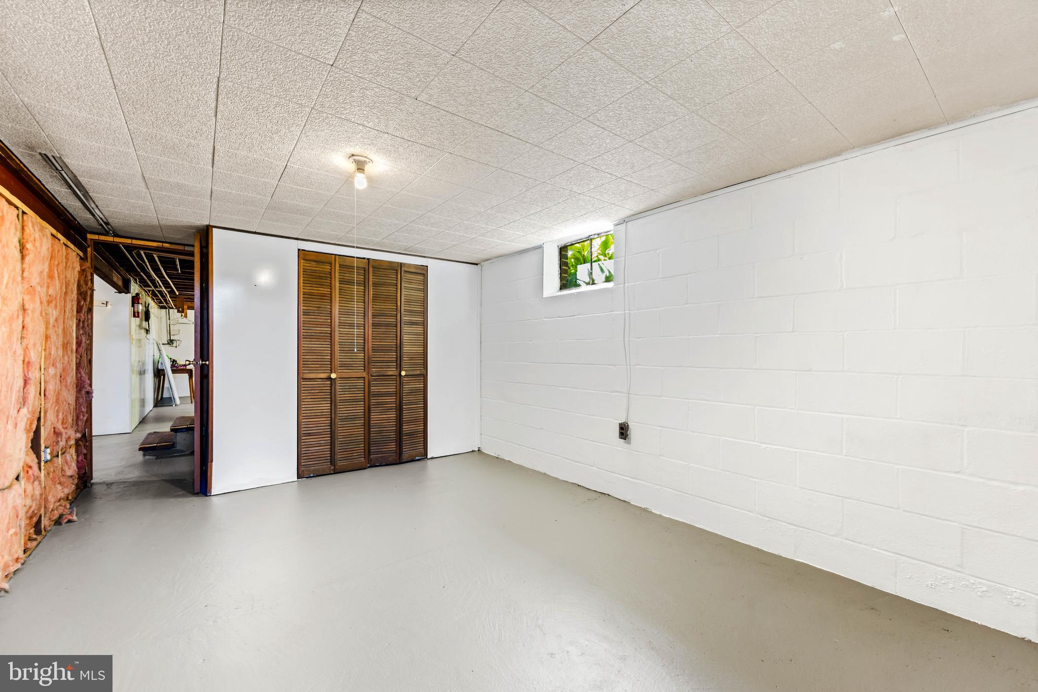 ROLLING HILLS - Residential