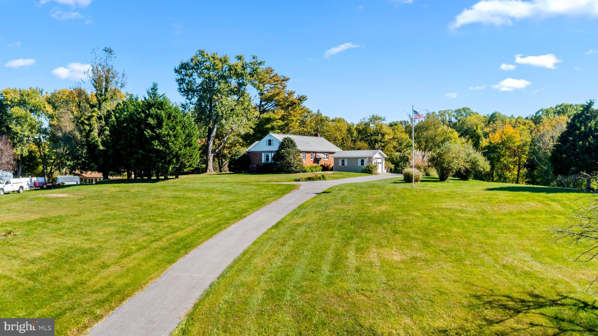 ROLLING HILLS - Residential