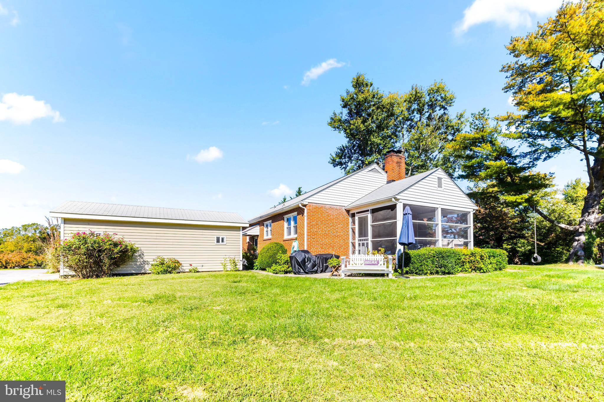 ROLLING HILLS - Residential