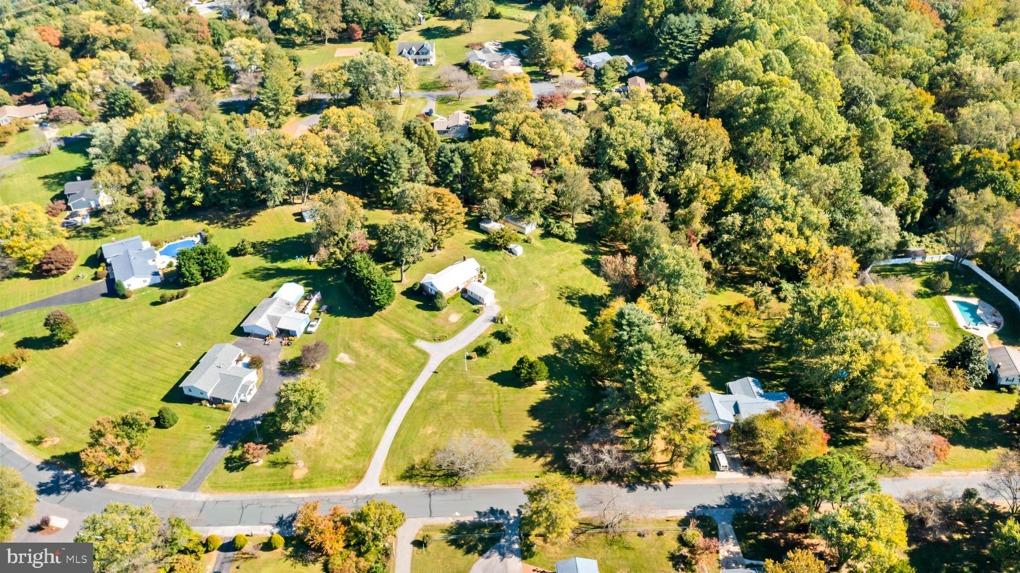 ROLLING HILLS - Residential