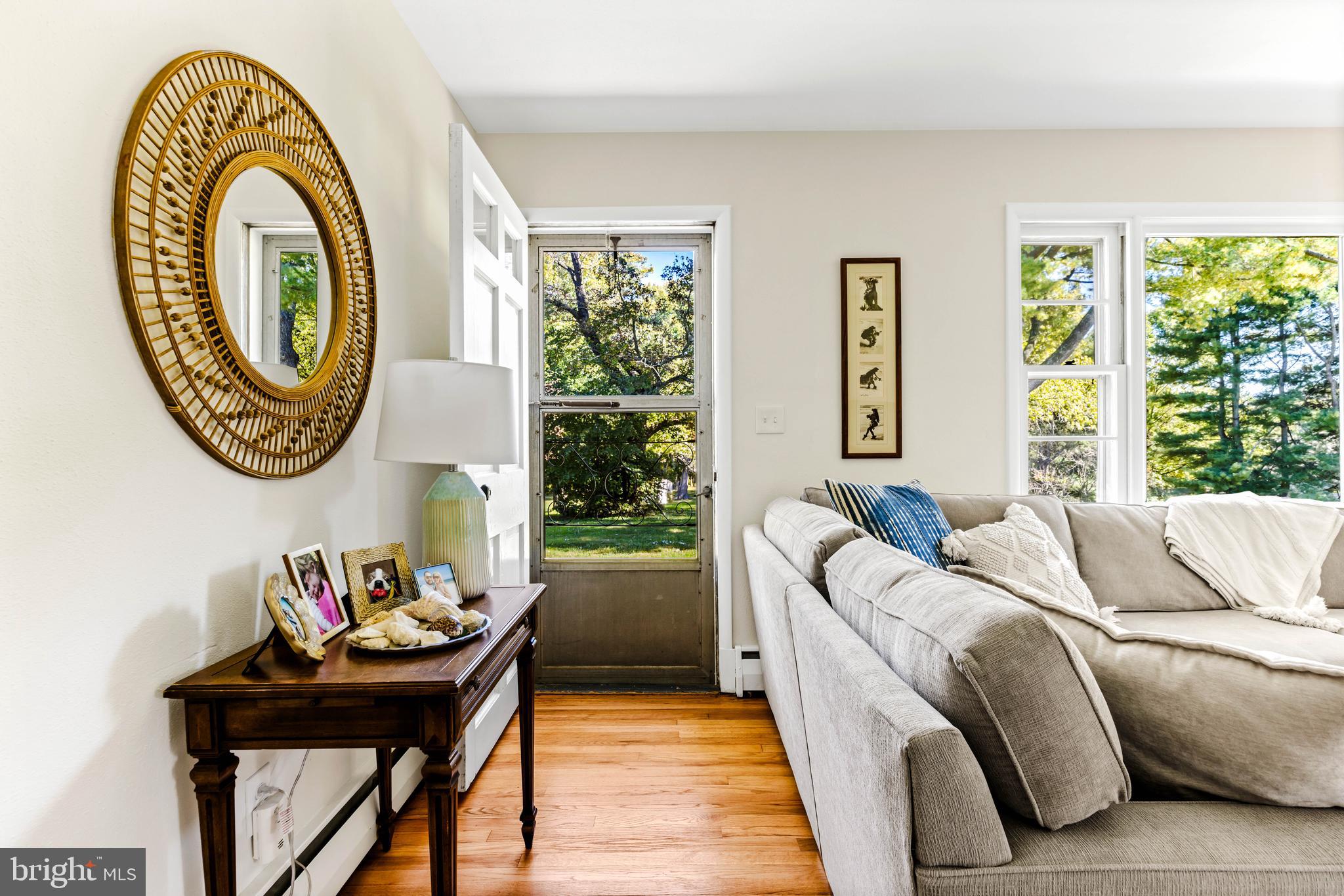 ROLLING HILLS - Residential