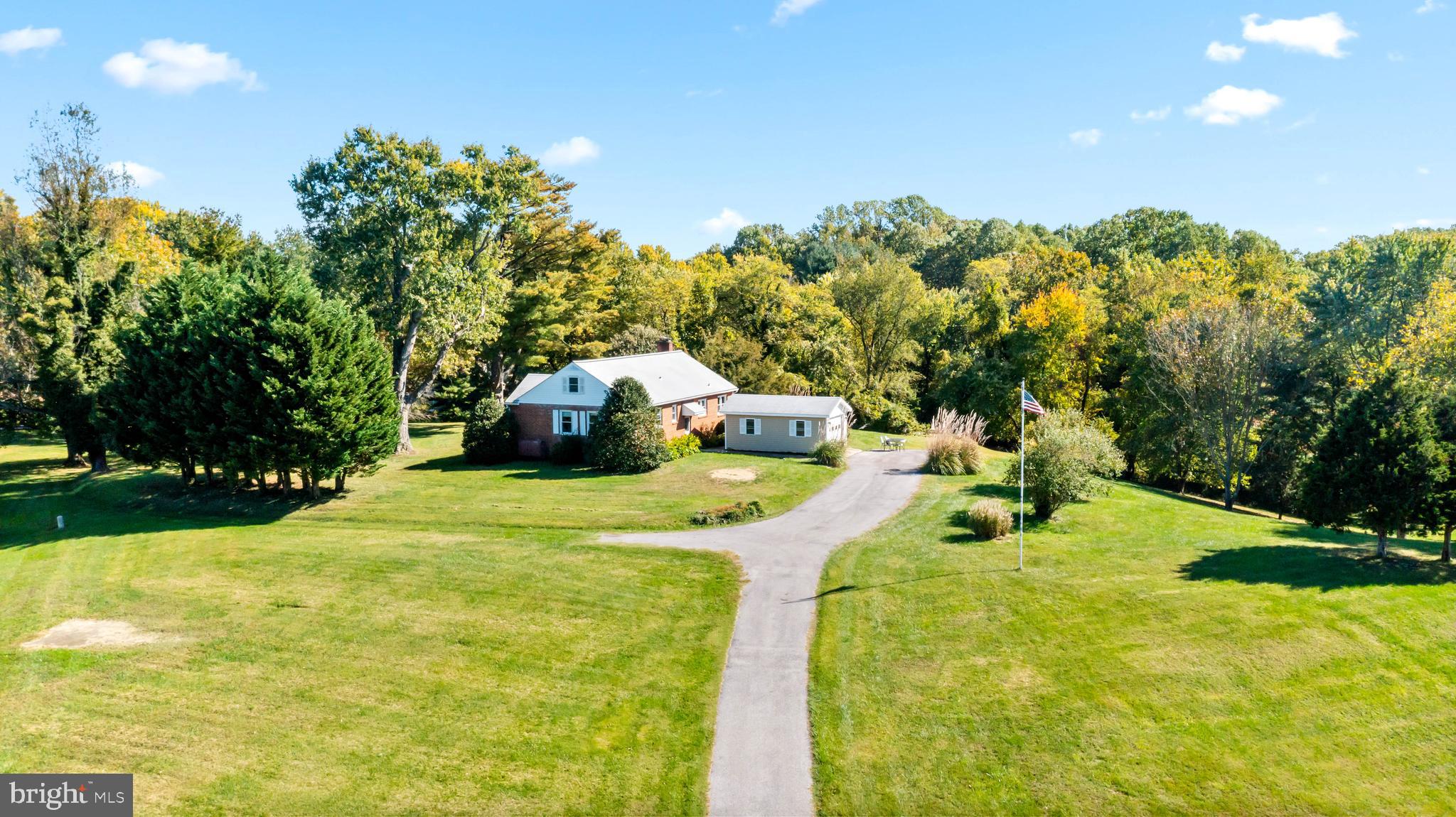 ROLLING HILLS - Residential