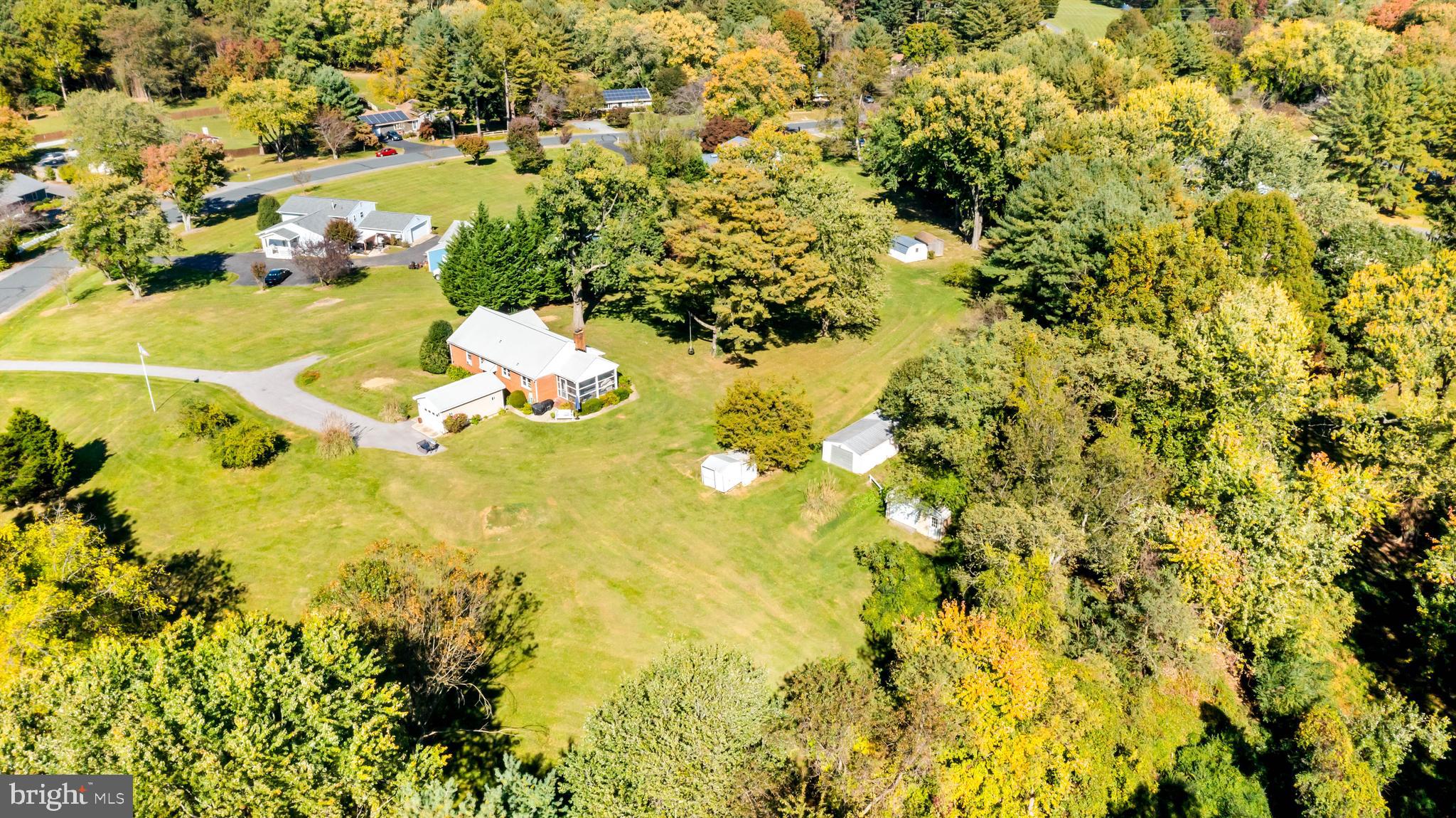 ROLLING HILLS - Residential