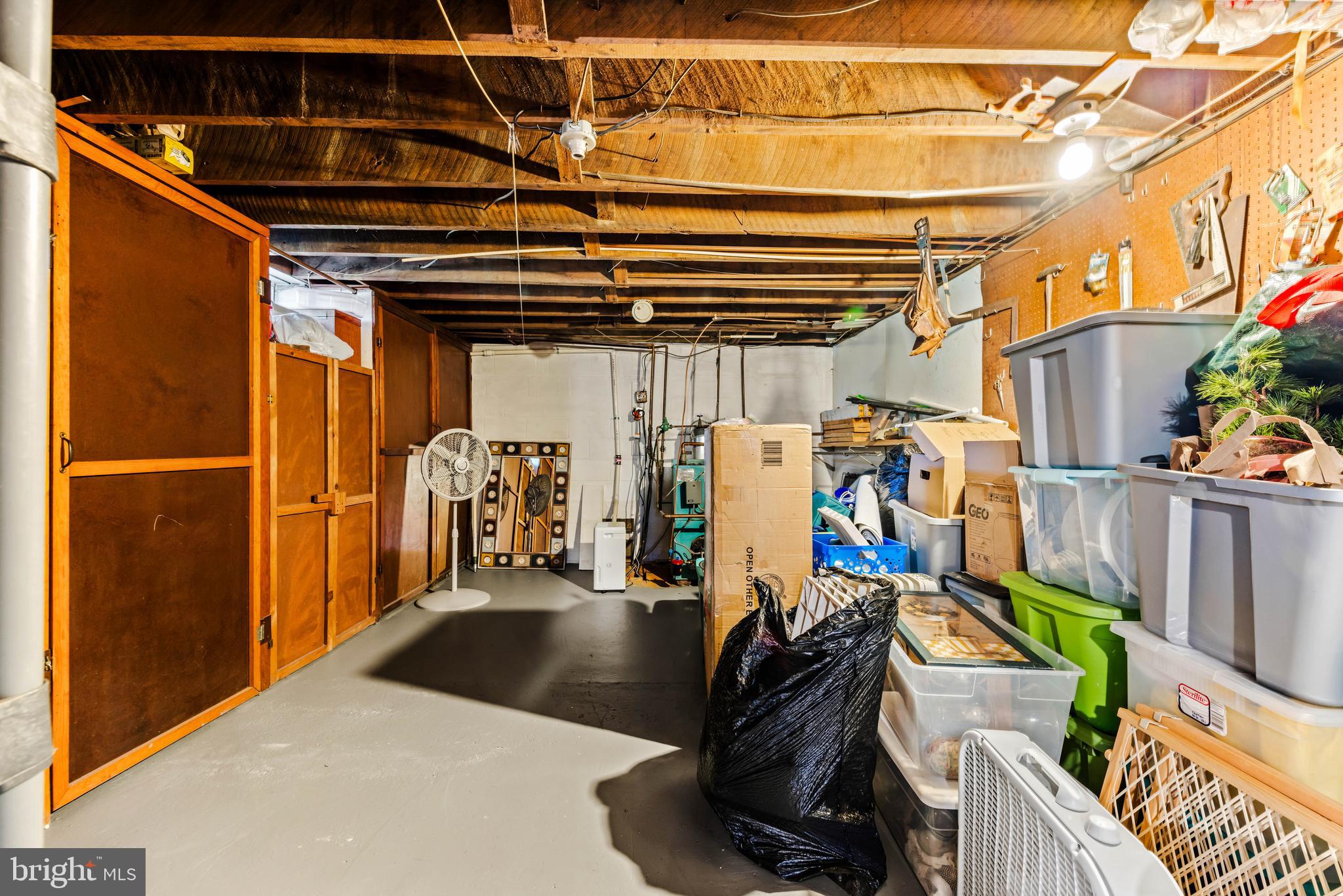 ROLLING HILLS - Residential