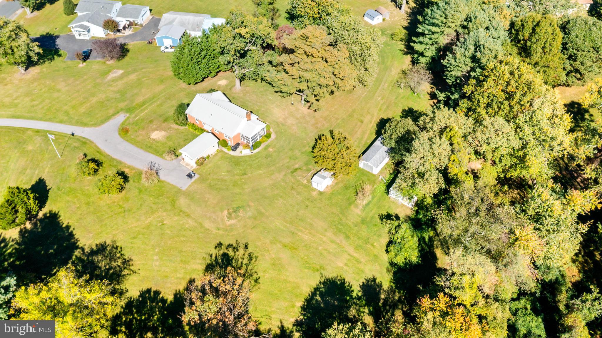 ROLLING HILLS - Residential