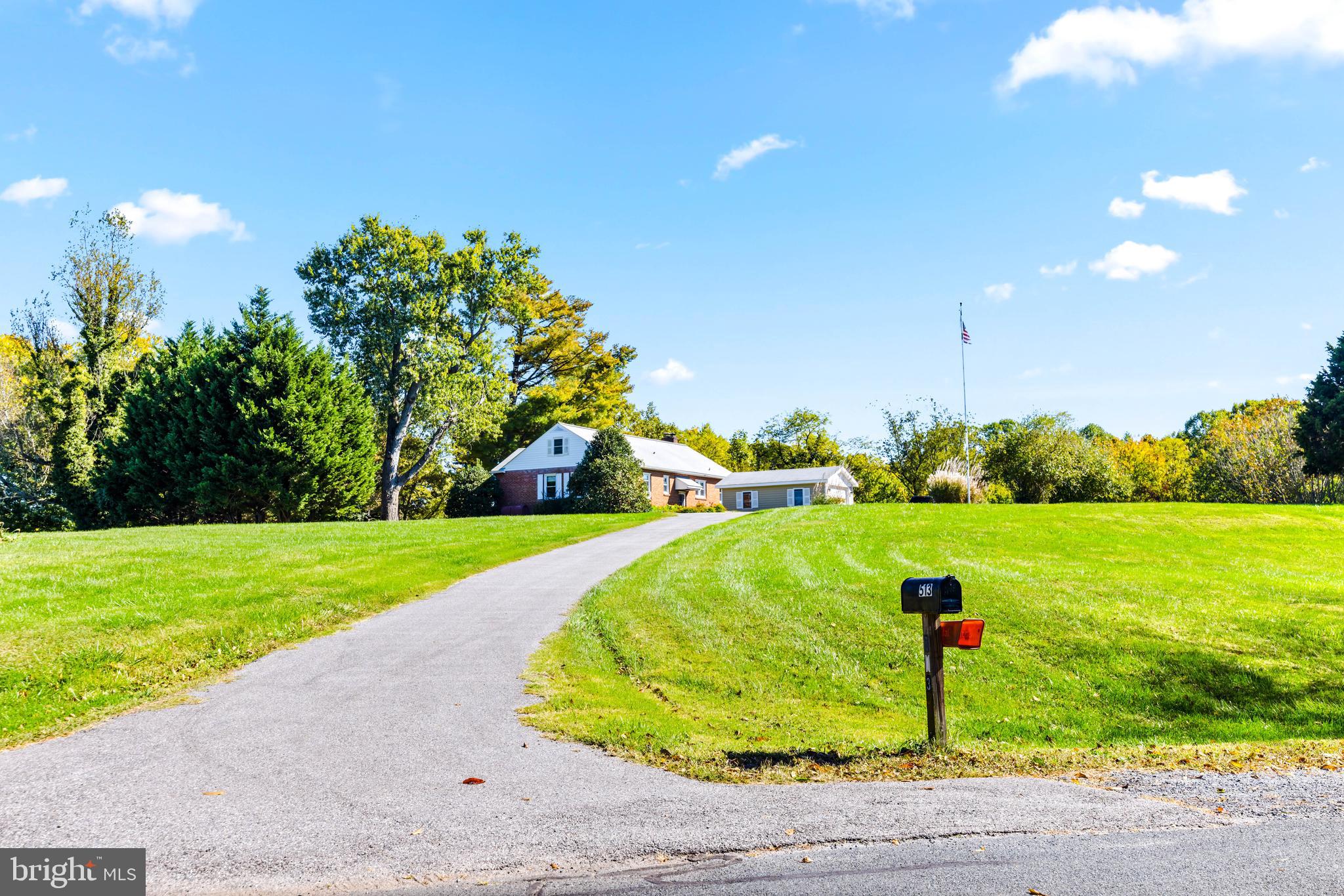 ROLLING HILLS - Residential