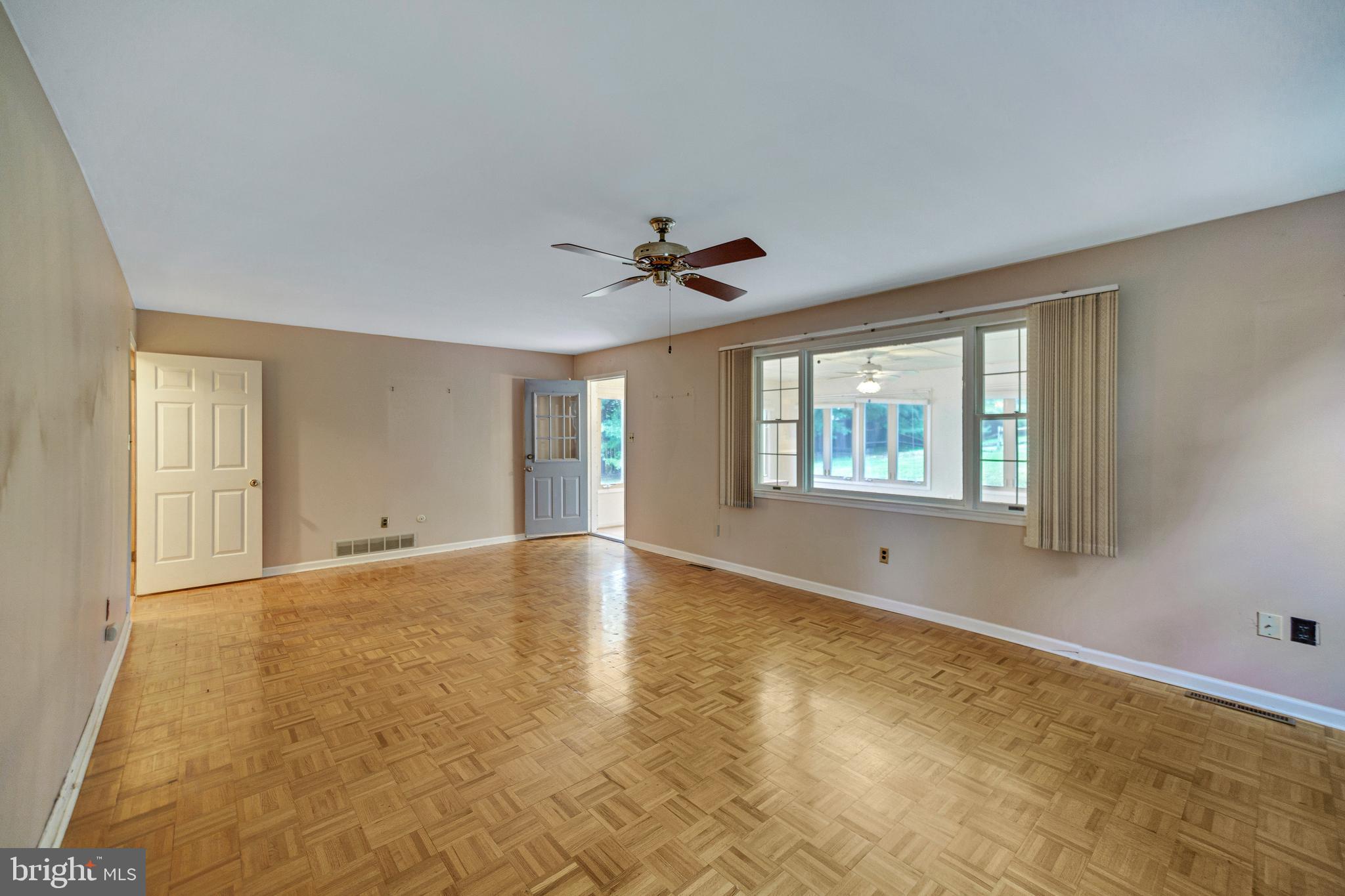 LANGSTOON - Residential