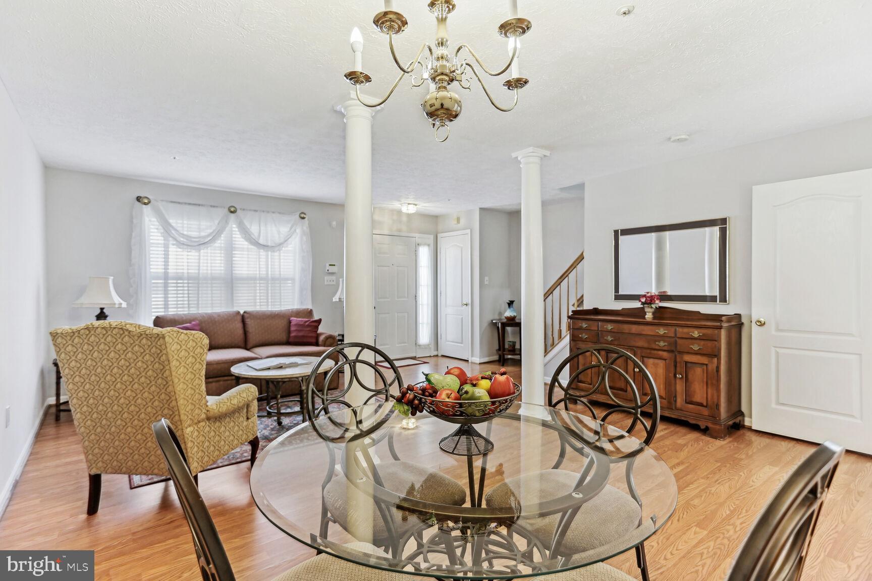 LAKE LARGO - Residential