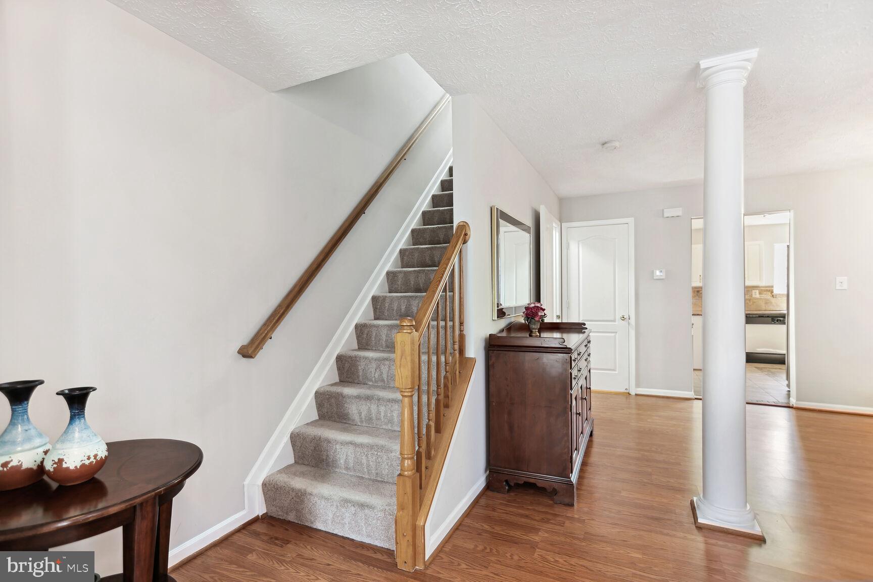 LAKE LARGO - Residential