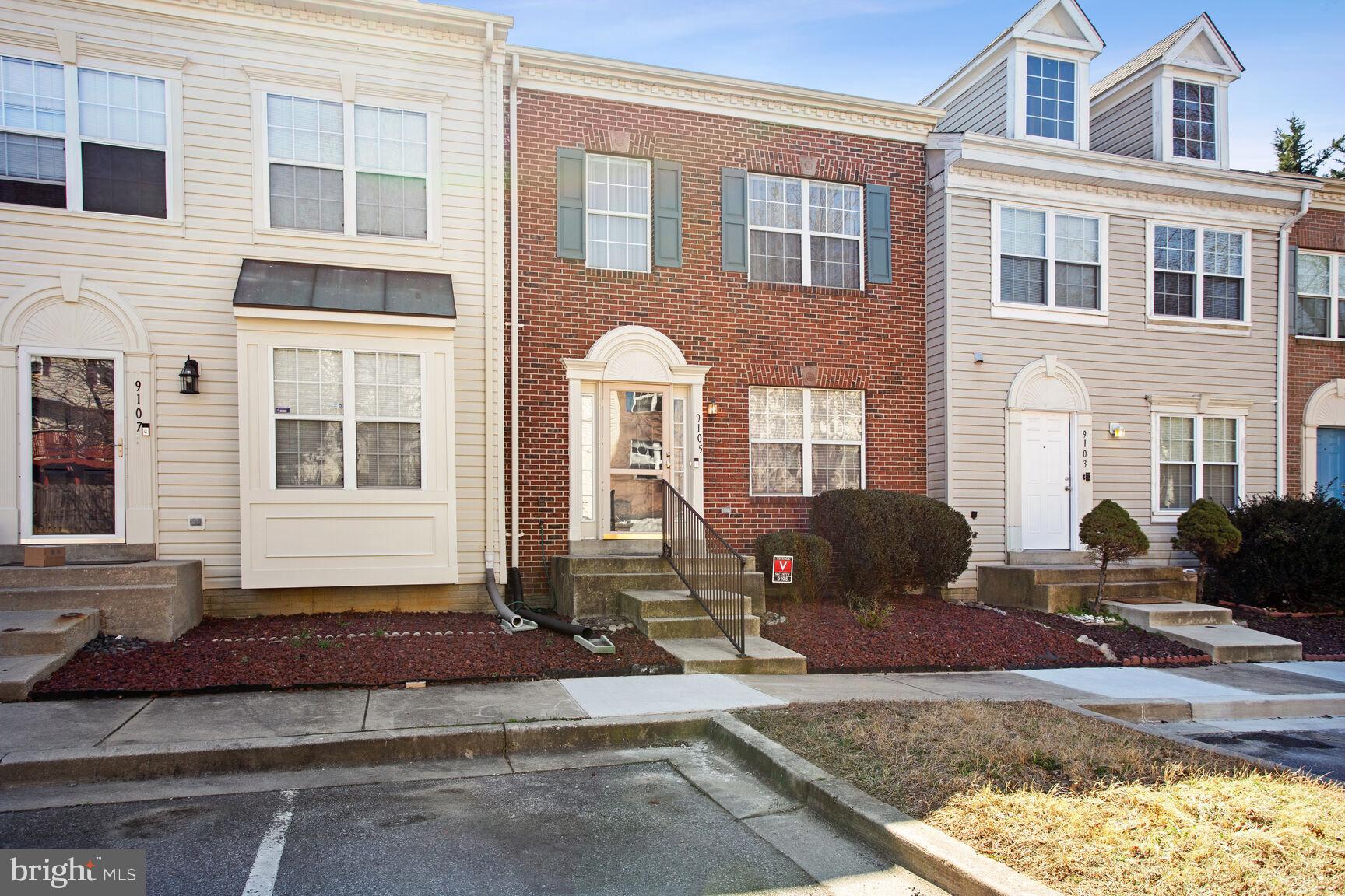 LAKE LARGO - Residential