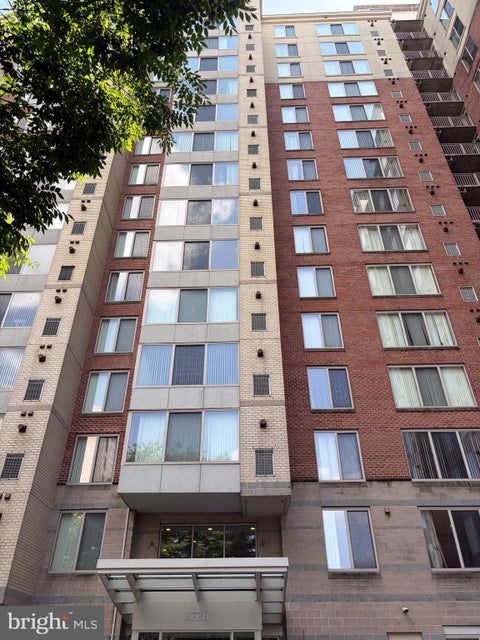 Photo of 2726 Gallows Road #417, VIENNA, VA 22180 (MLS # VAFX2325662)