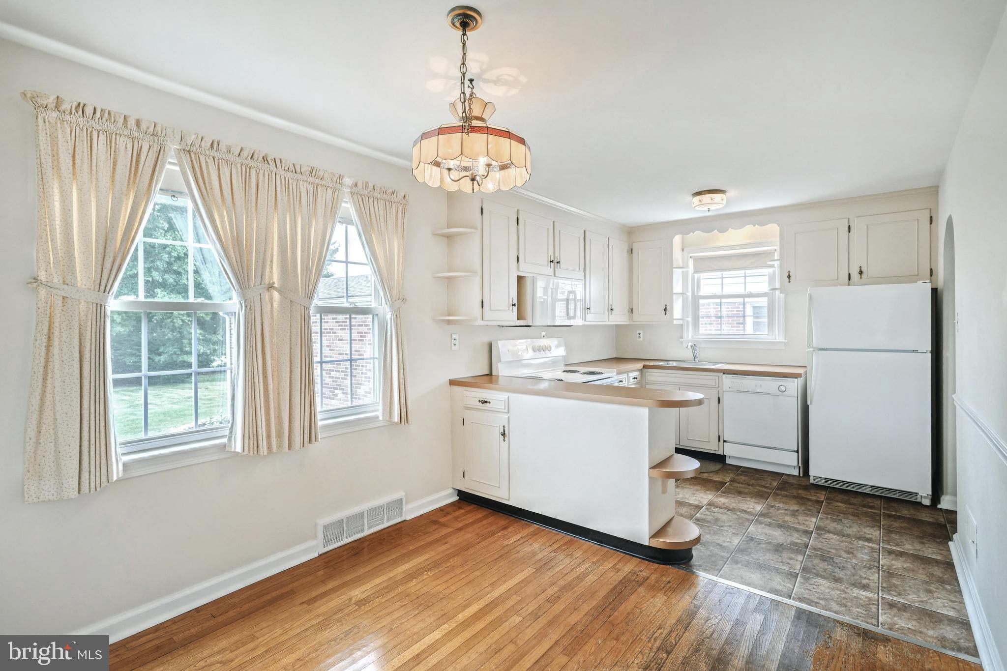 PLEASUREVILLE - Residential