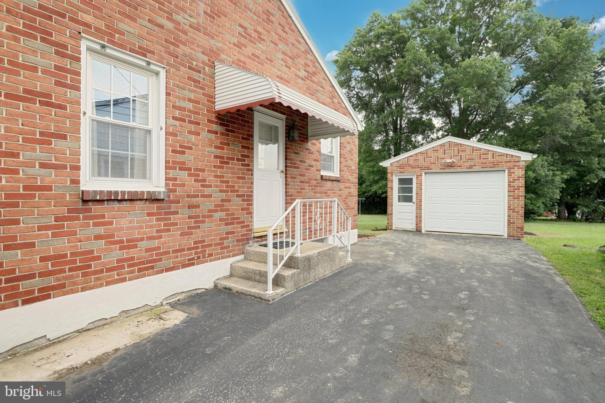 PLEASUREVILLE - Residential