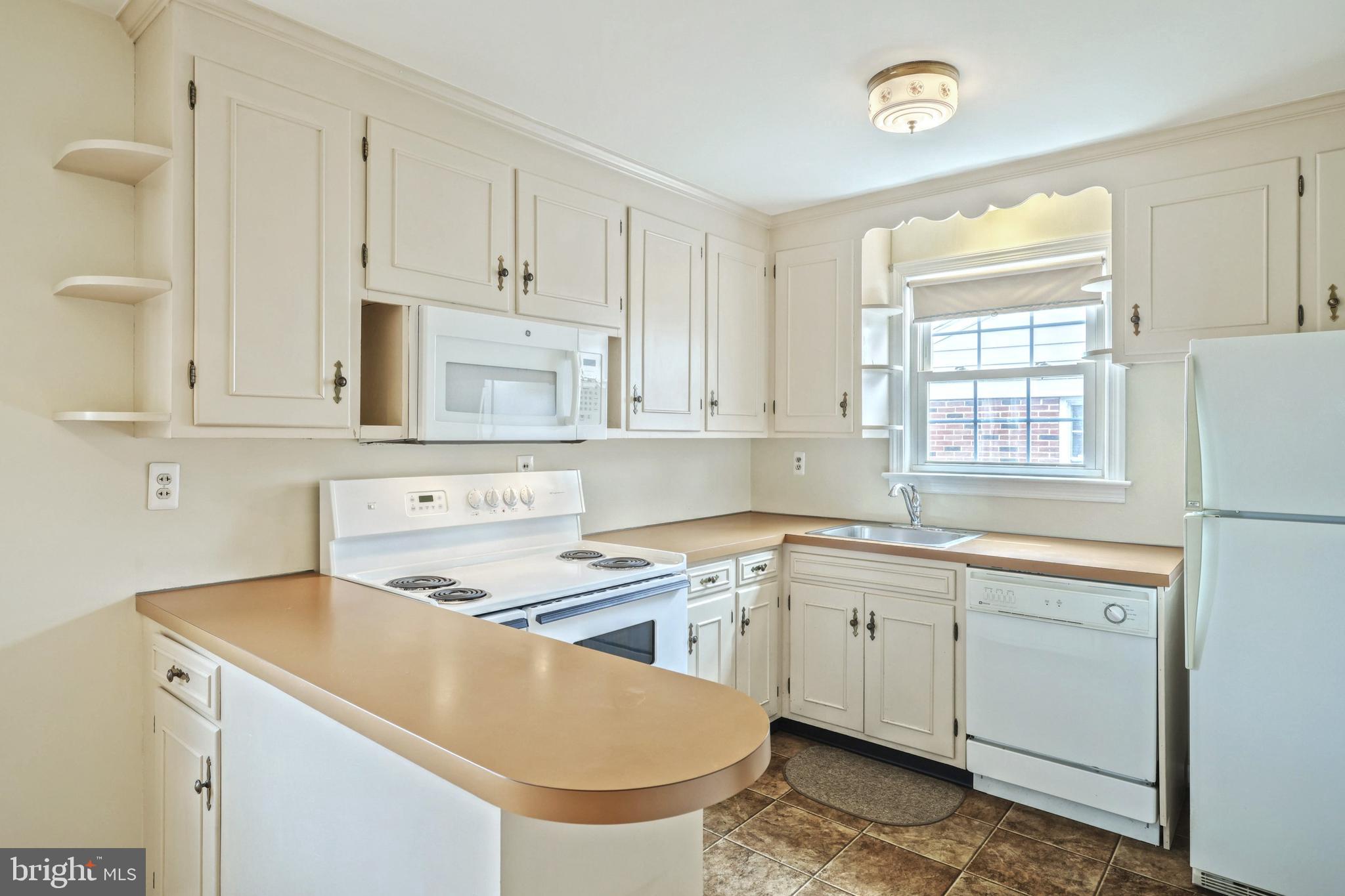 PLEASUREVILLE - Residential