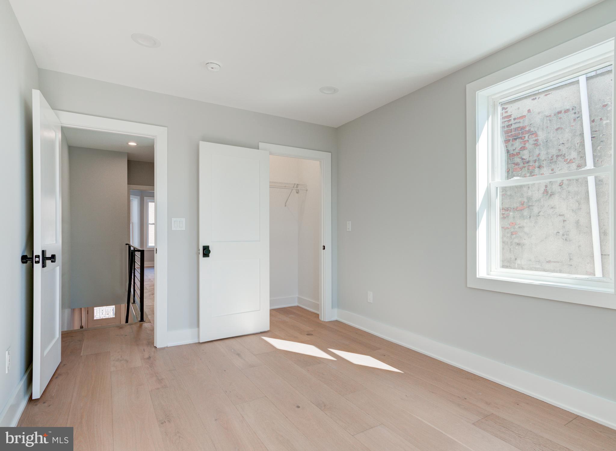 KENSINGTON - Residential