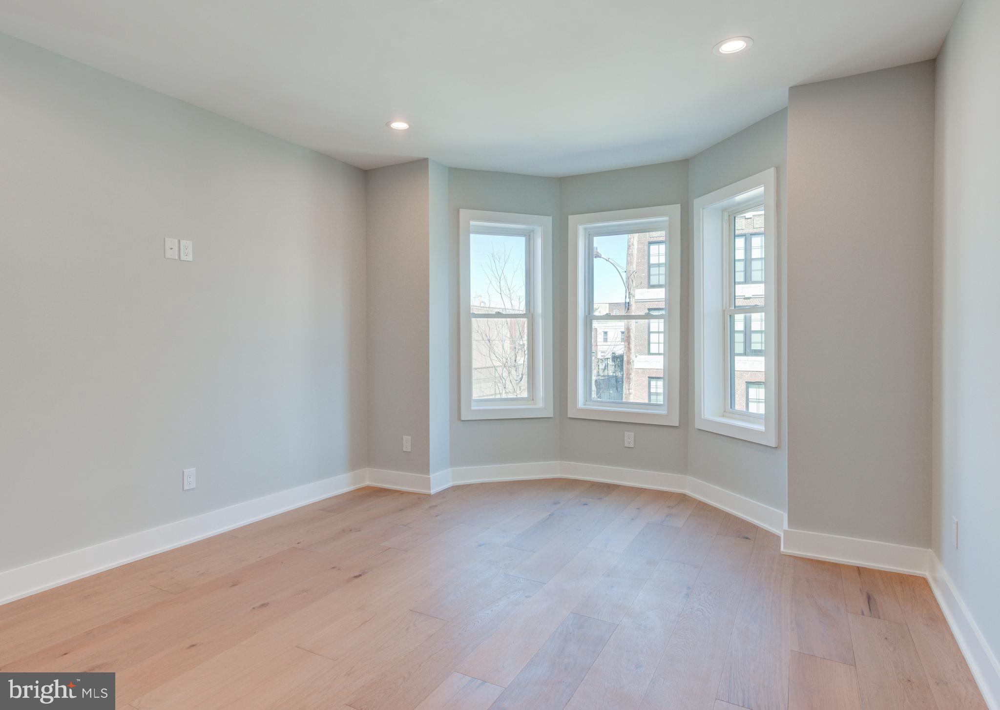 KENSINGTON - Residential