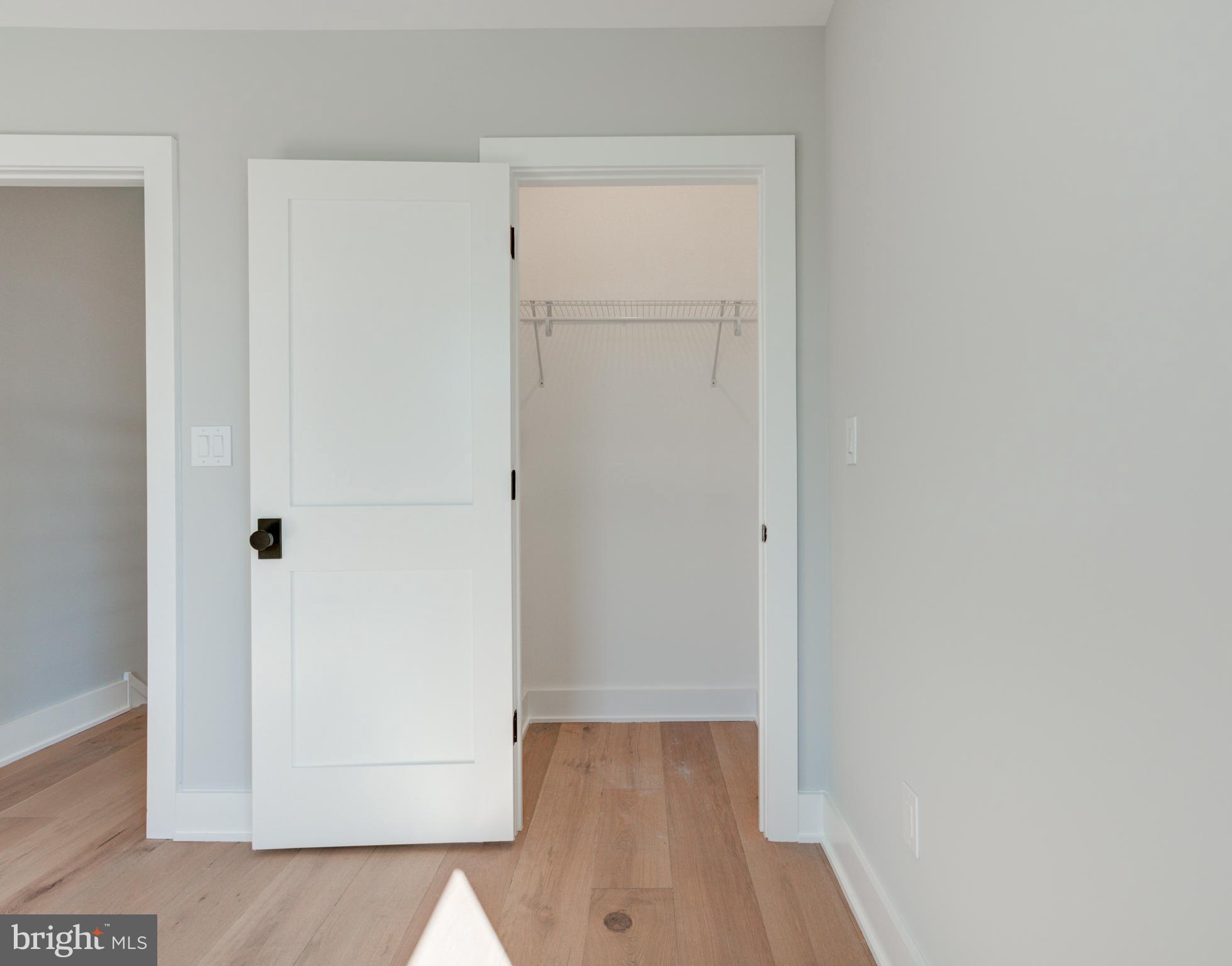 KENSINGTON - Residential